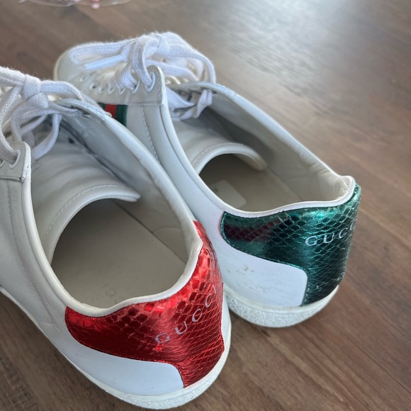 Gucci low top sneakers - gently used - Picture 2 of 5